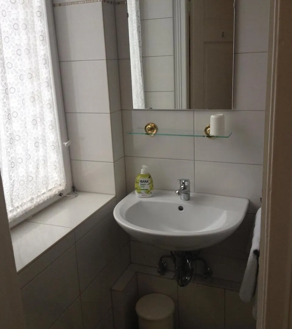 ** Guest house Hotel Pension Columbus Am Kurfurstendamm Berlin Germany